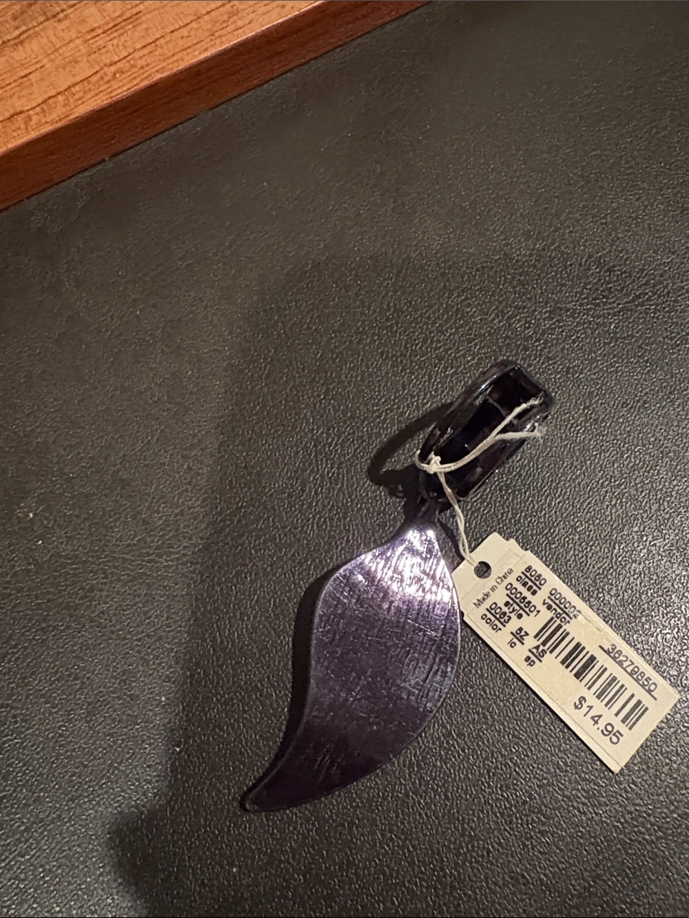 Leaf Scarf holder in Deep Purple - Picture 4 of 4